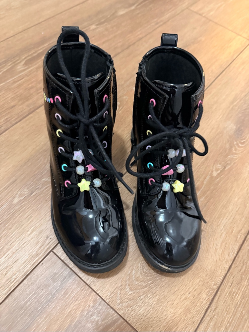 The Children’s Place Girls Black Patent Combat Boots Size 2 | Star Charm Lace